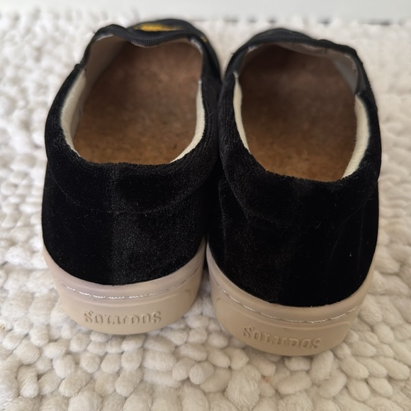 SOLUDOS black velvet slip on shoes size 7 beaded elephants - Picture 4 of 7